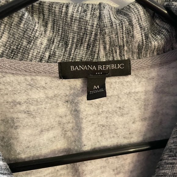 Banana Republic Sweatshirt - Picture 2 of 3